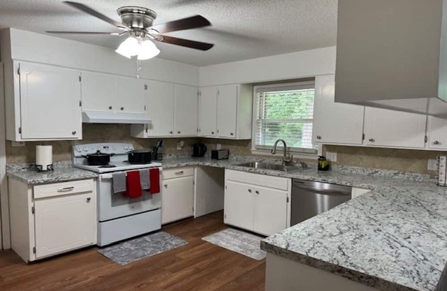 Charming 4-bedroom House with AC and WiFi in quaint Statesville