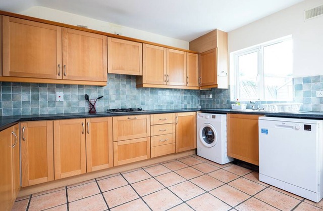 Super 4 Bed House with Garden near Harolds Cross