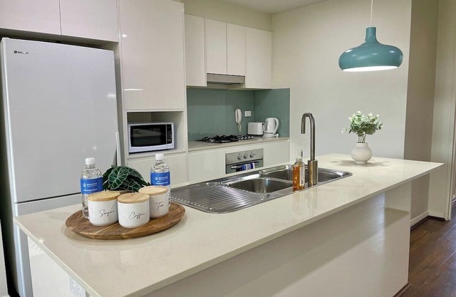 Stylish 2B Retreat Near Airport