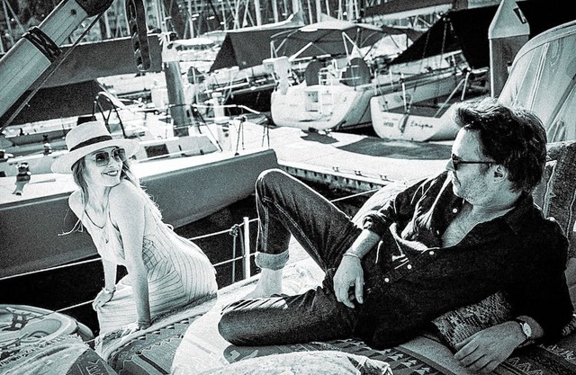 DIVINE YACHT OVERLOOKING SYDNEY HARBOUR