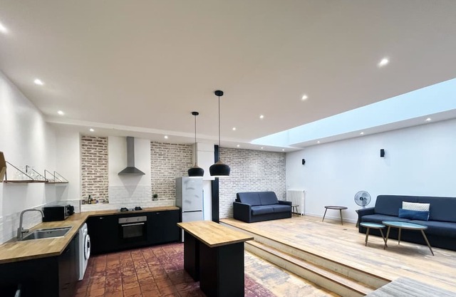 Urban Flat 186 - Spacious 3 Bedroom Flat in Paris
