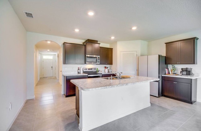 Pet-Friendly Sebastian Retreat: 7 Mi to Beach!