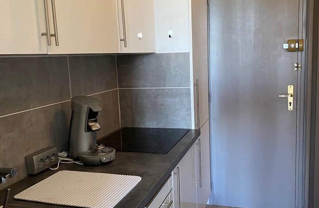 Coquet Studio, Boucanet, Beach 50m, Private Parking.