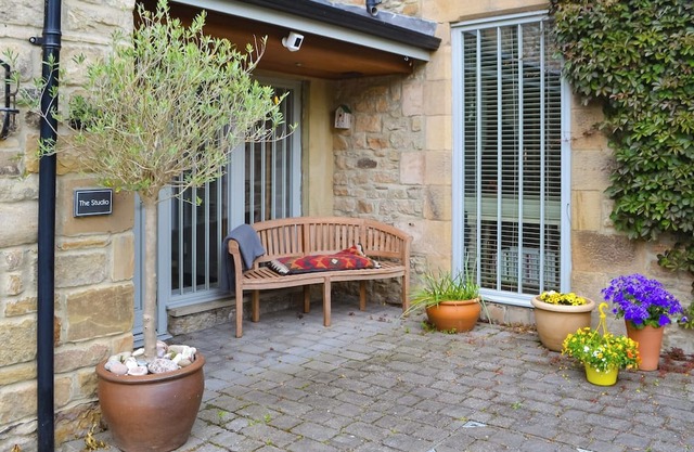 Welcome to Birchwood House Studio, a tranquil studio apartment nestled in Corbridge’s centre.