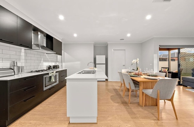 Welcome to our family-friendly and cozy Ballarat Bliss Airbnb.