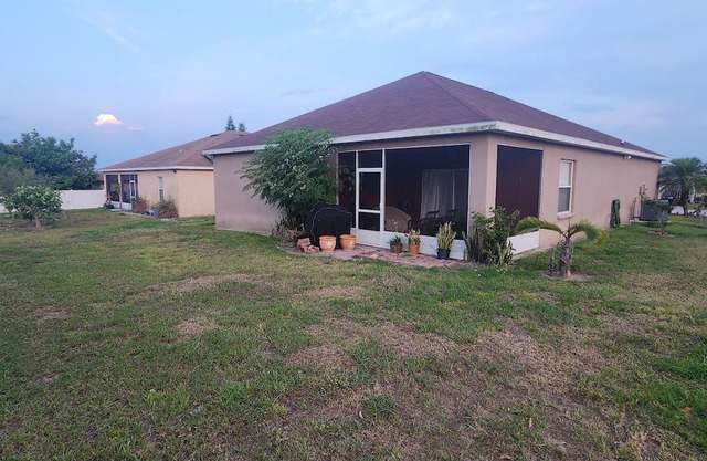 Clean private home near Legoland and Orlando!