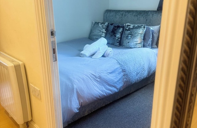 Lux 1 bedroom and 1 private bathroom in a shared flat cheshunt Broxbourne