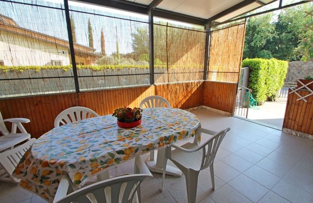 Beautiful private villa with WIFI, A/C, TV, terrace, pets allowed, parking, close to Forte Dei Marmi