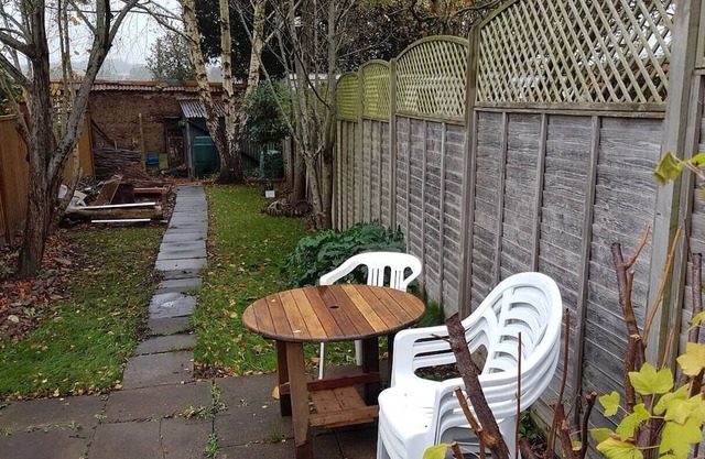 Cosy Devon Town House and Garden with BBQ