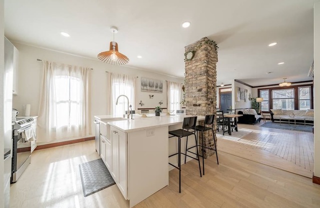 Lavish 2BR Respite Fiser Forum Free WI-FI