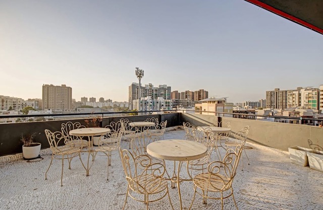 Super Townhouse 858 Hotel N Y