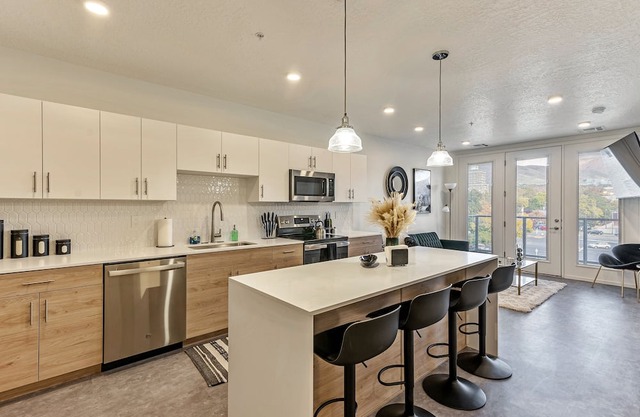 Views/TOP Floor/1BED Apartment/GYM/GARAGE Parking