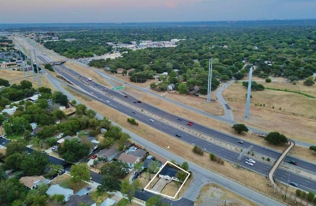 Cozy Home off highway 15 min from Downtown or AT&T stadium