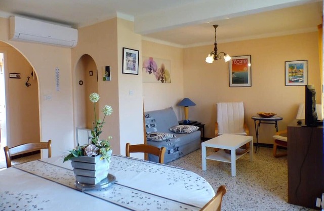Spacious family nest, a stone's throw from the sea