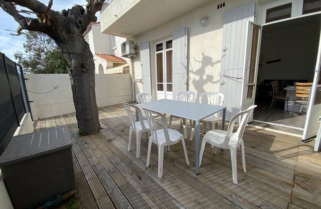 Joli 6 Couchages , Avenue de Camargue , 200m Plage et Commerce , Jardin , Clim .