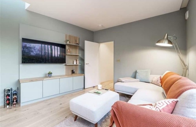 Central contemporary 2 bedroom apartment near Aviva Stadium