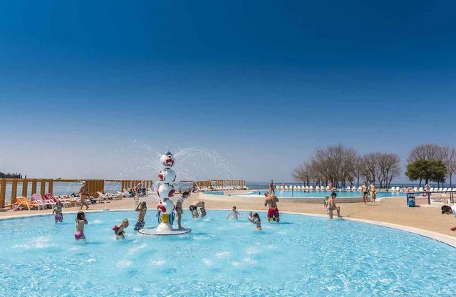 Holiday apartment with WiFi and half board