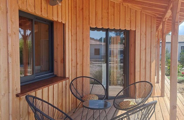 Ref 694 - Magnificent wooden villa in Vensac Océan