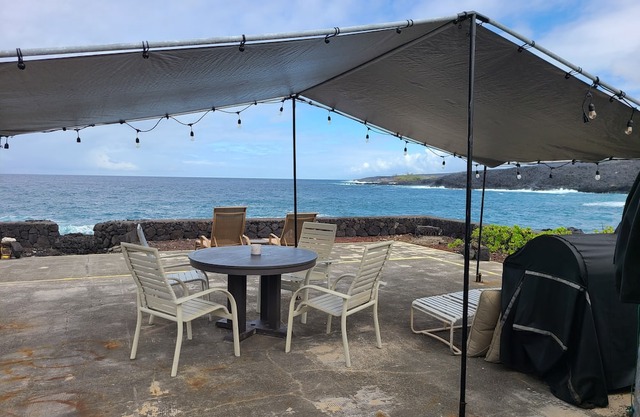 Milolii Ocean Front Studio