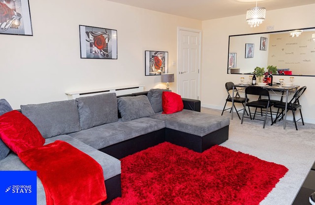 2ndHomeStays-West Bromwich- 2-Bedroom Maisonette