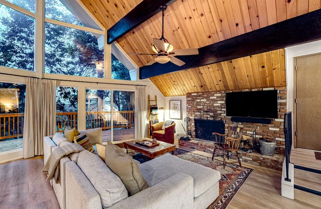 Enchanting lake retreat with fireplace, games, & great deck views - dog-friendly