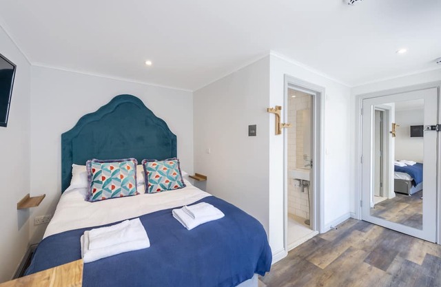 Small Kensington Studio, 5 mins to Kensington Palace & 10 mins to Portobello Rd