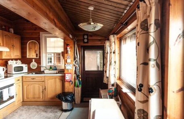 Charming 2 Bed Log Cabin in Snowdonia Mountains