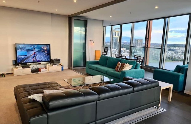 U2410T · Spacious 2 Bed unit with view
