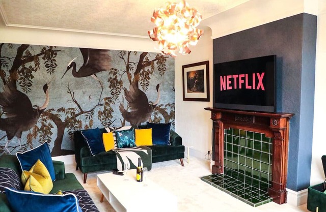 Stylishly decorated 3 bed home close to the sea