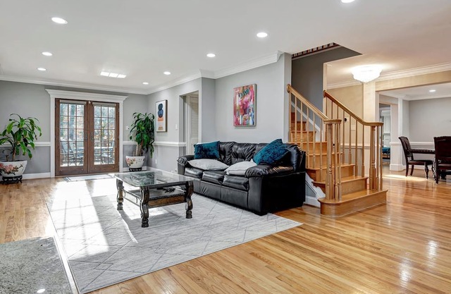 Relaxing 5BR Family Home w/ Fire Pit & Pool Table