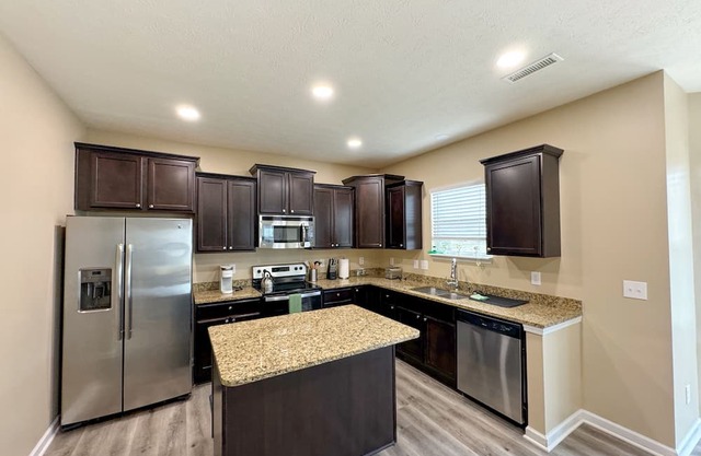 Elegant 3 BD Home in Noblesville