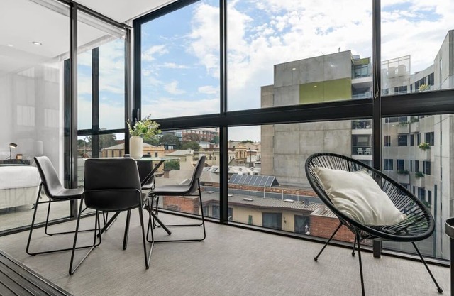 Modern 1 Bed Premium Escape - Walk to the MCG