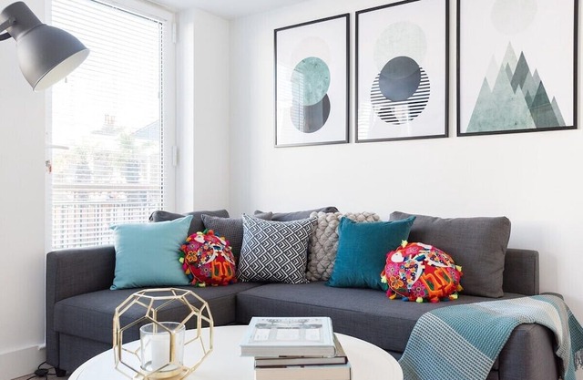 Brighton City Apartment sleeps 6 *Free parking*
