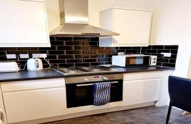Evo Mile- 2 Bedroom Flat, Sleeps Upto 3, 3 min walk to Mile End Station