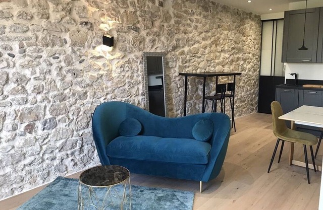 Beautiful 2 bed in Old Antibes, close to beaches, restaurants, cafes and shops