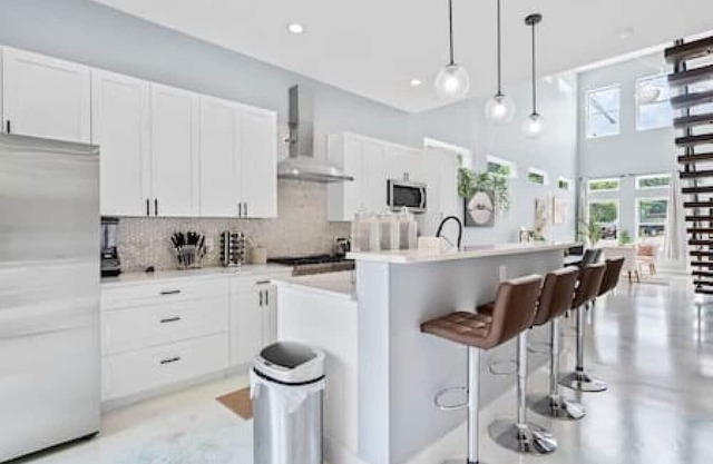 Luxury 3 Level home w/Rooftop