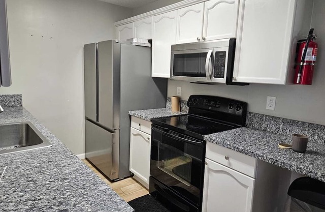 Newly remodeled 5 BR in North -Central Memphis