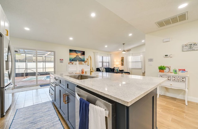 Port Richey Home w/ Pool, Near Beach Park!