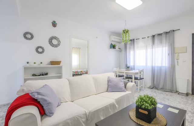 BERMEJALES EL CANO - ADULTS ONLY - Lovely apartment in Seville with free wifi