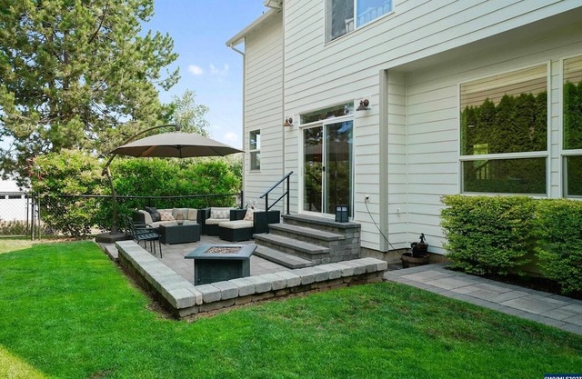 New listing pricing! 3 bed, 2.5 bath luxury living. Avail. for long term rental