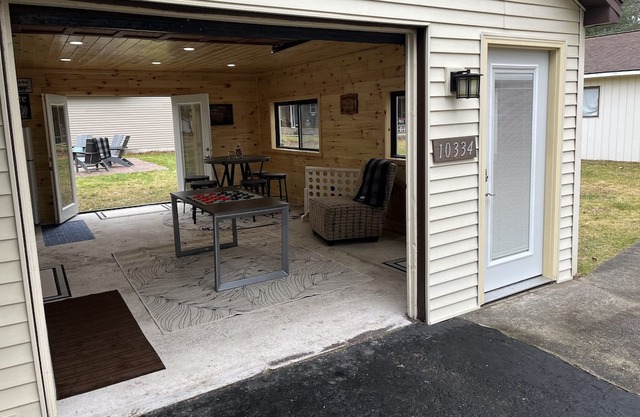 4 minute walk to water access! New mattresses, Game Room and outdoor Fire Pit!