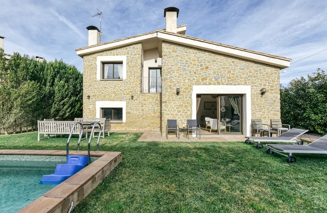 Lovely Villa with Private Pool in the Best Area of Empordà