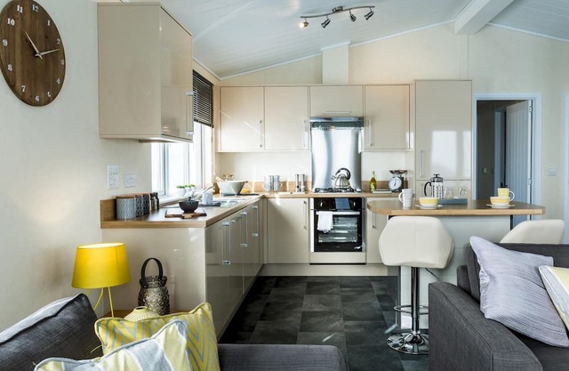 Three Bedroom Lodge 11