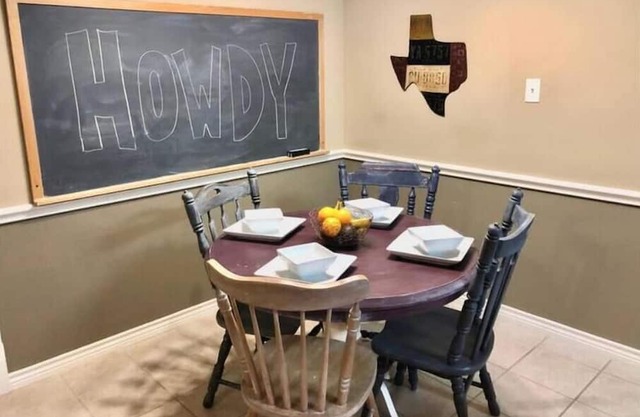 Howdy Hangout