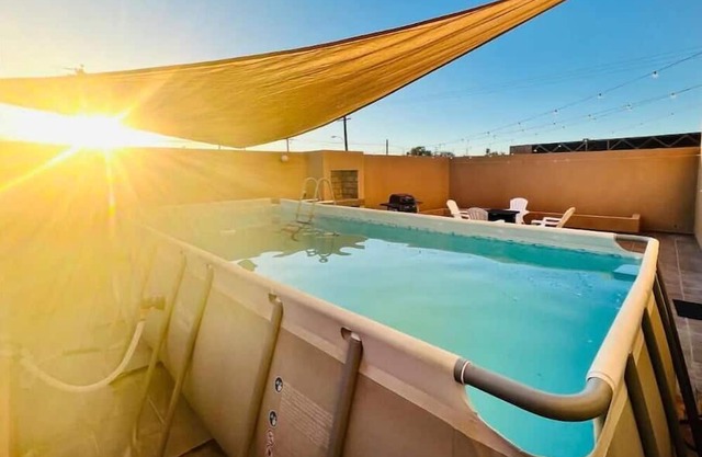 Casa Del Mar: A/C, Pool, WiFi, 4 Mins to Malecón