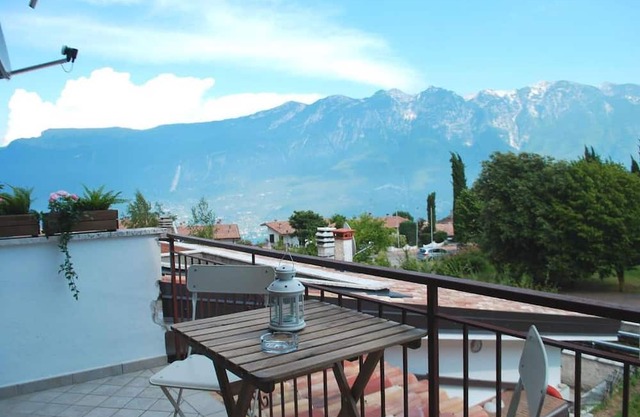 Apartment 'Bijoux' with Lake View, Balcony and Wi-Fi