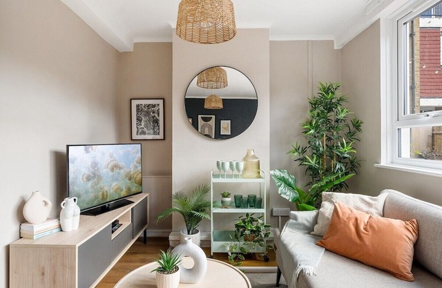 Stylish 3 Bed | Vibrant East London