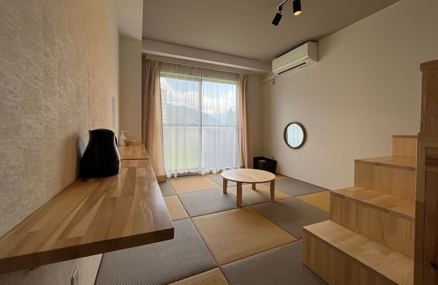JapaneseWestern room for 3 people Semidouble bed adjacent hot spring facility / Minamiuonuma Niigata