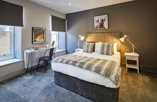 Host & Stay | Rooftops Grey