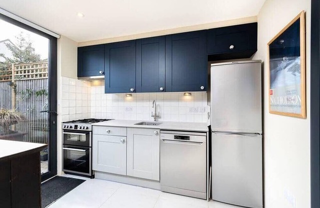 1 Bedroom House in Charming Barnet Neighborhood